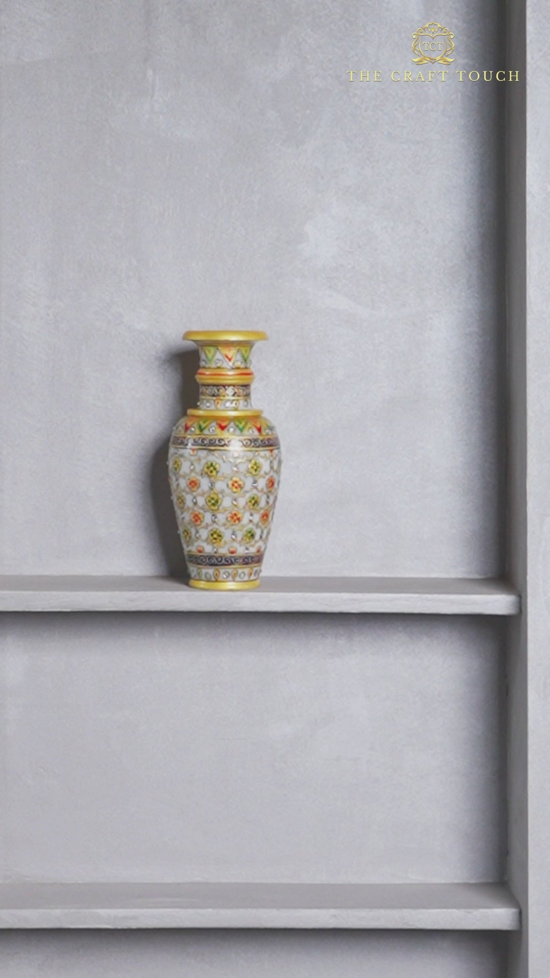 Elegant White Makrana Marble Decorative Vase – 9 Inch Handcrafted Floral Design (Floral Art)